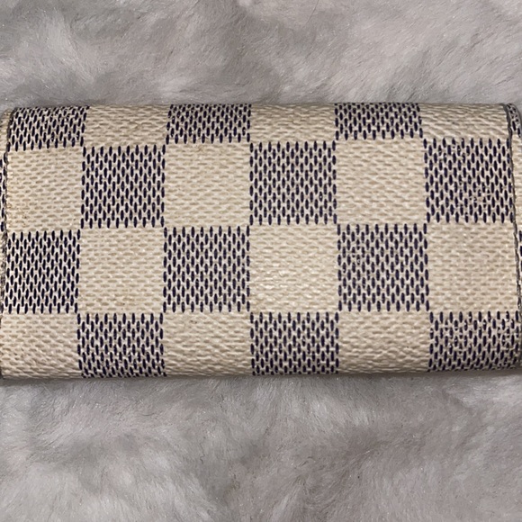 🔥EUC Louis Vuitton Damier Azure Key Holder🔥 - Picture 3 of 12